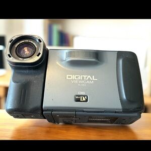 Sharp VL-DC1U MiniDV Digital Viewcam Video Camera Camcorder  UNTESTED For PARTS